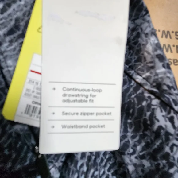 NWT..women's shorts - Picture 8 of 8